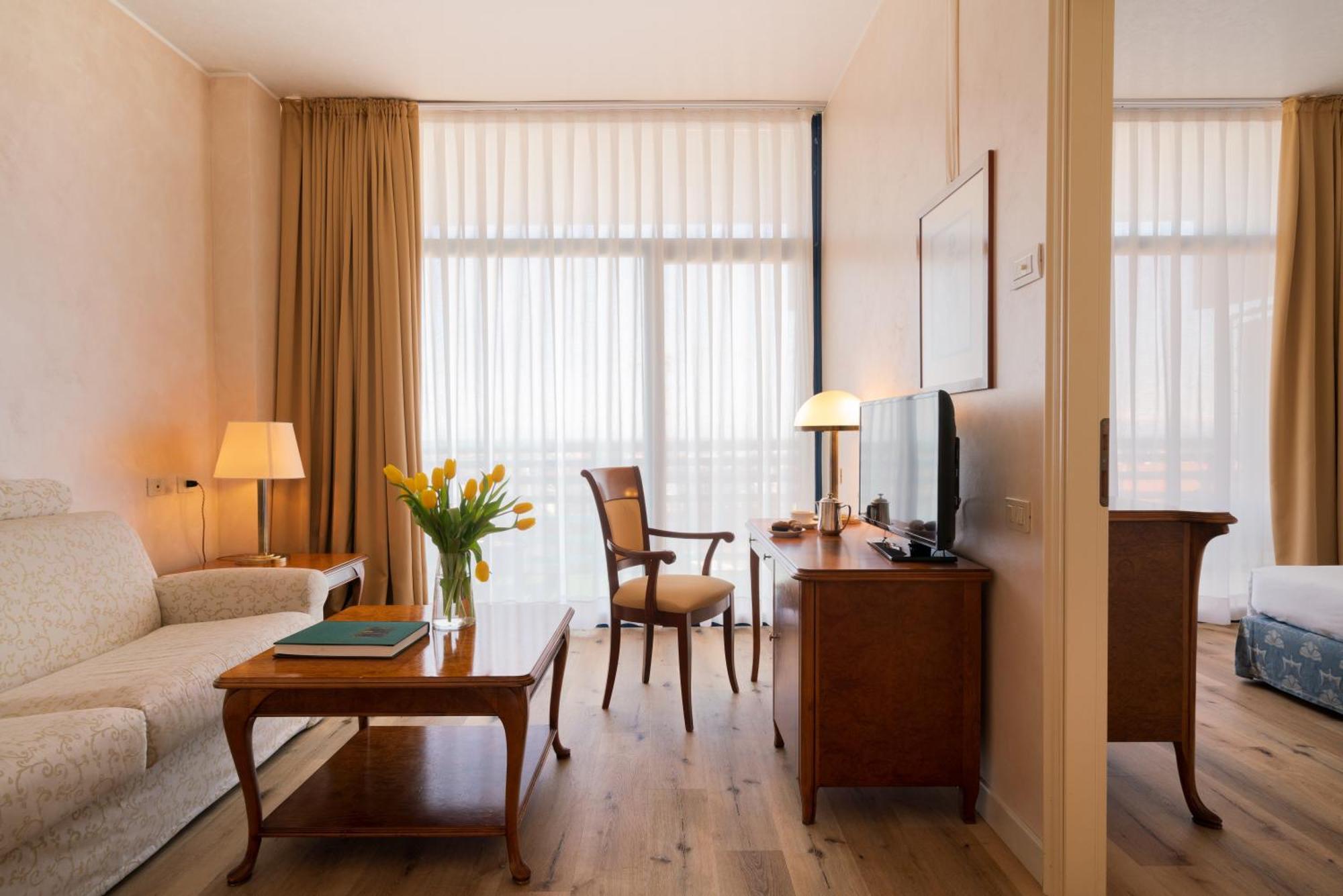 Grand Astoria